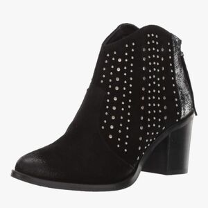 Very Volatile WOMEN'S Zeke Leather Pointed Toe Ankle Fashion Bootie Black 7 NIB